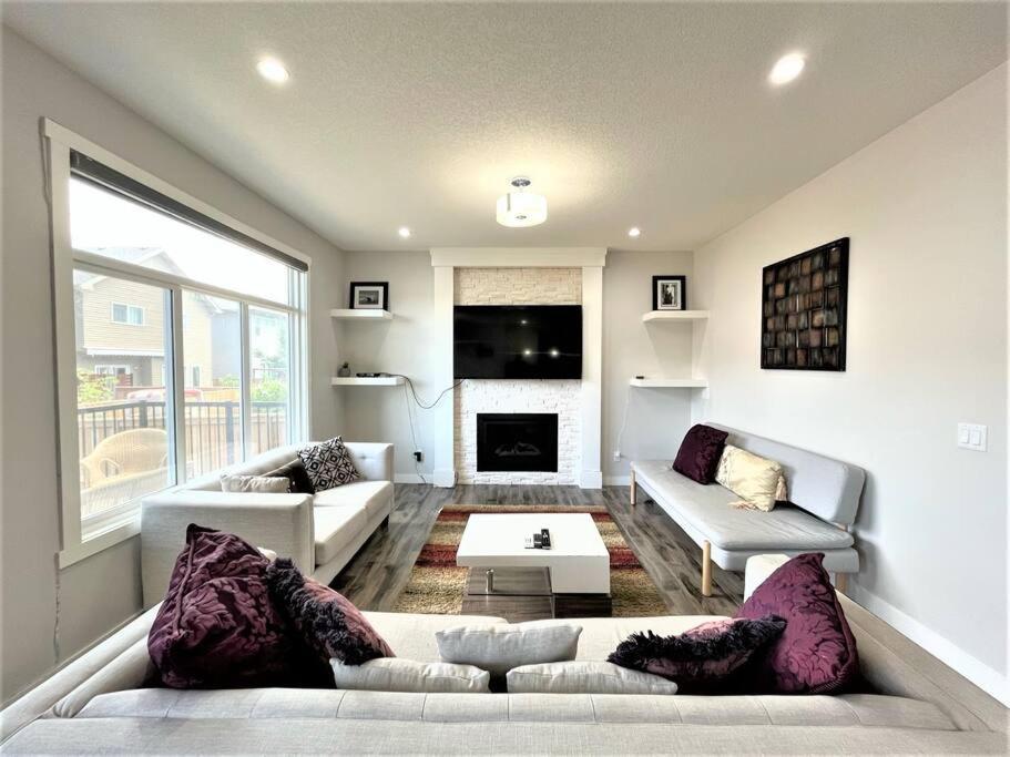 Luxury Retreat For Large Groups Vila YYC Exterior foto
