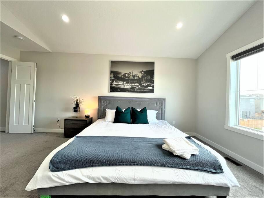 Luxury Retreat For Large Groups Vila YYC Exterior foto